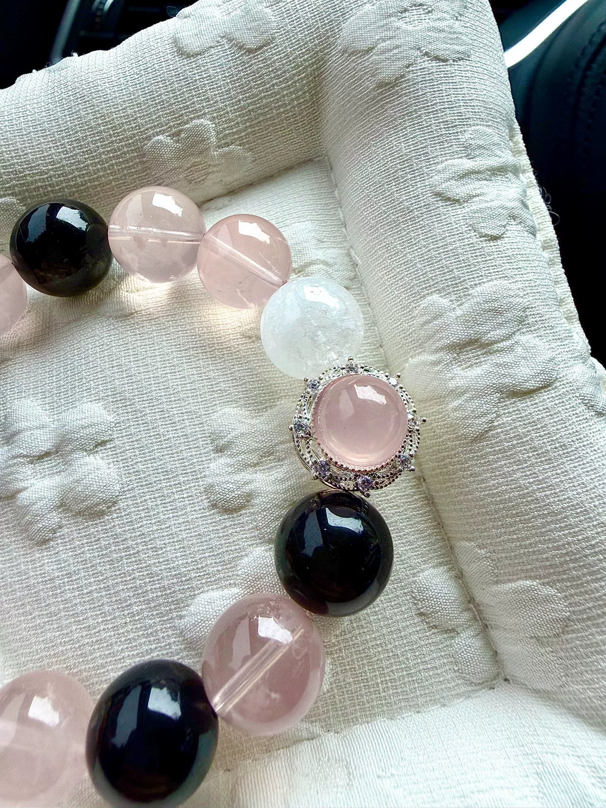 Perlenarmband aus rosa Schneeflocken-Obsidian