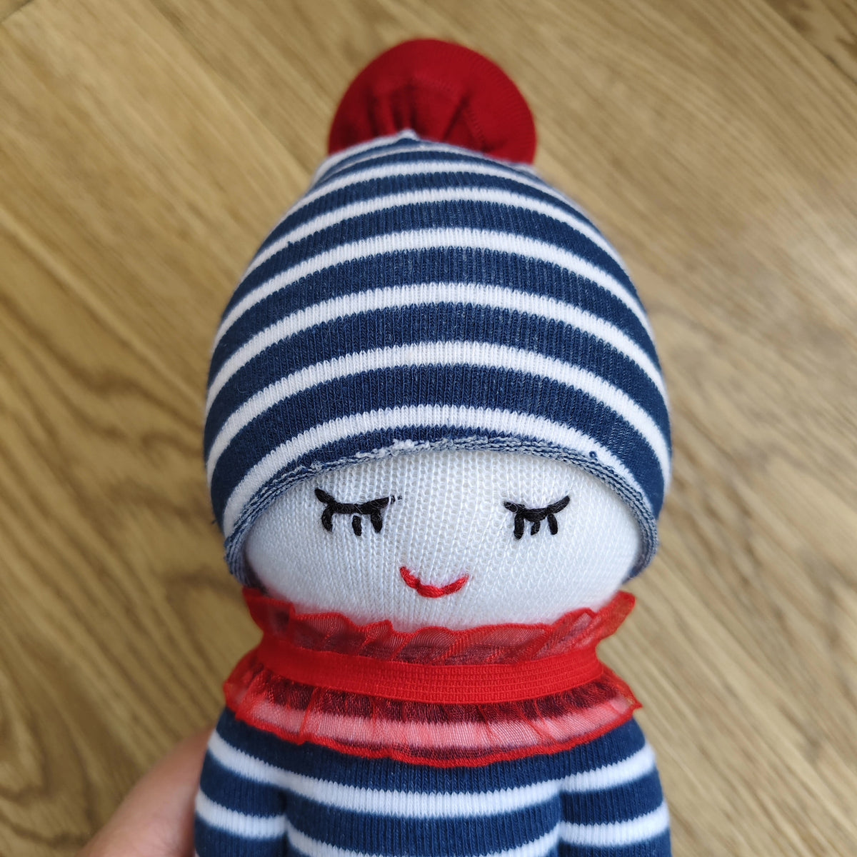 Handgjord sockdocka flicka marin randig