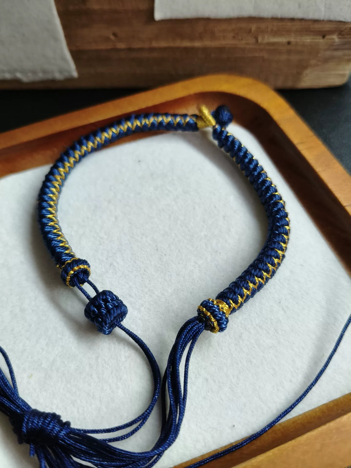 Bracciale da uomo intrecciato a mano a scaglie di drago blu e oro