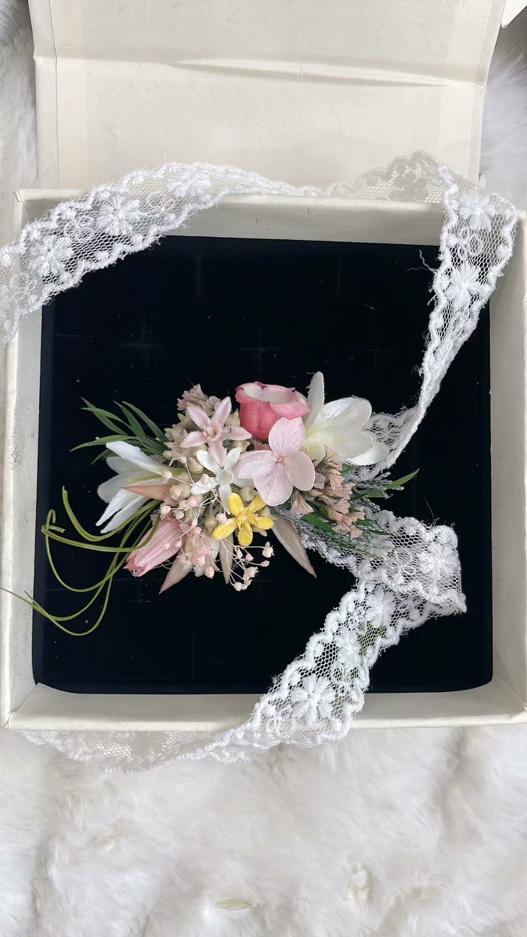 Pulseira de Flores de Rosa Preservadas