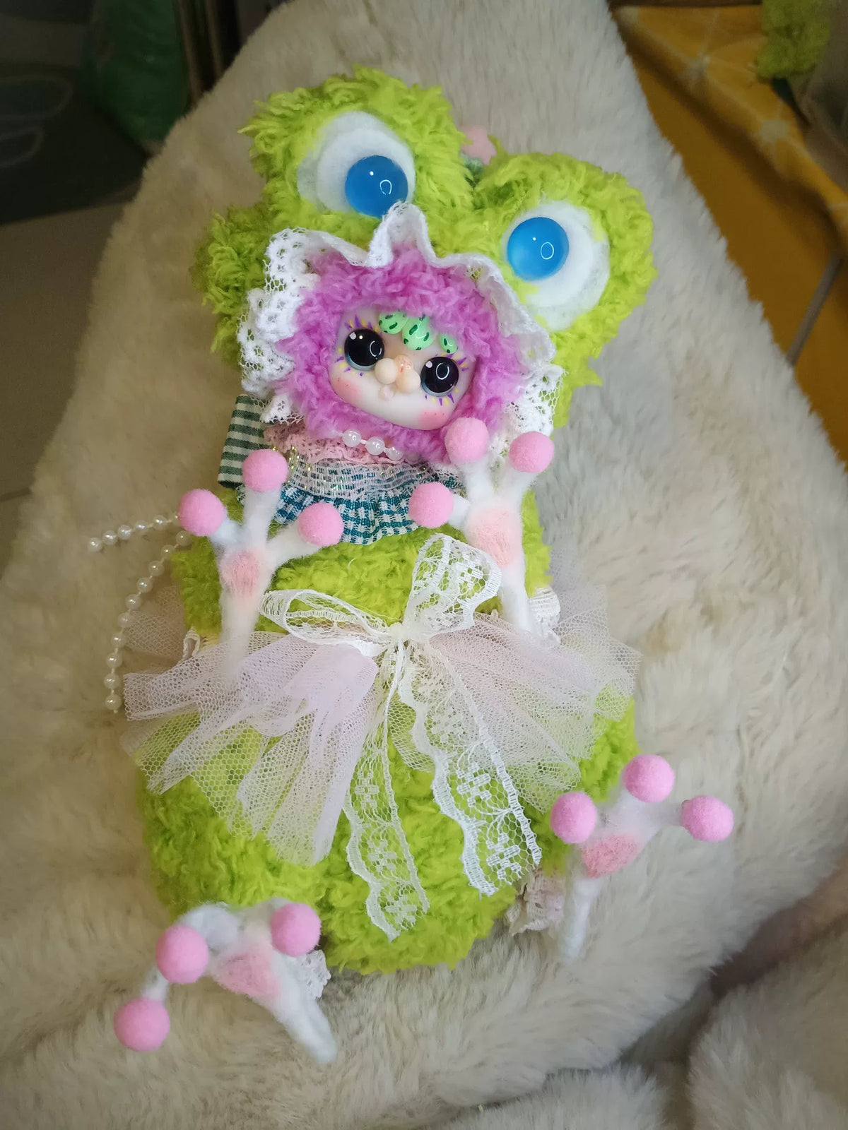 Poupée grenouille verte artisanale 18 cm