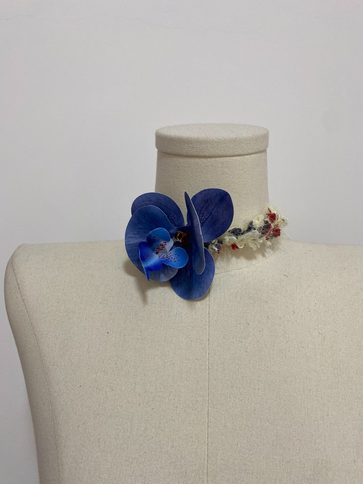 Blauwe Orchidee Handgakte Gehaakte Choker