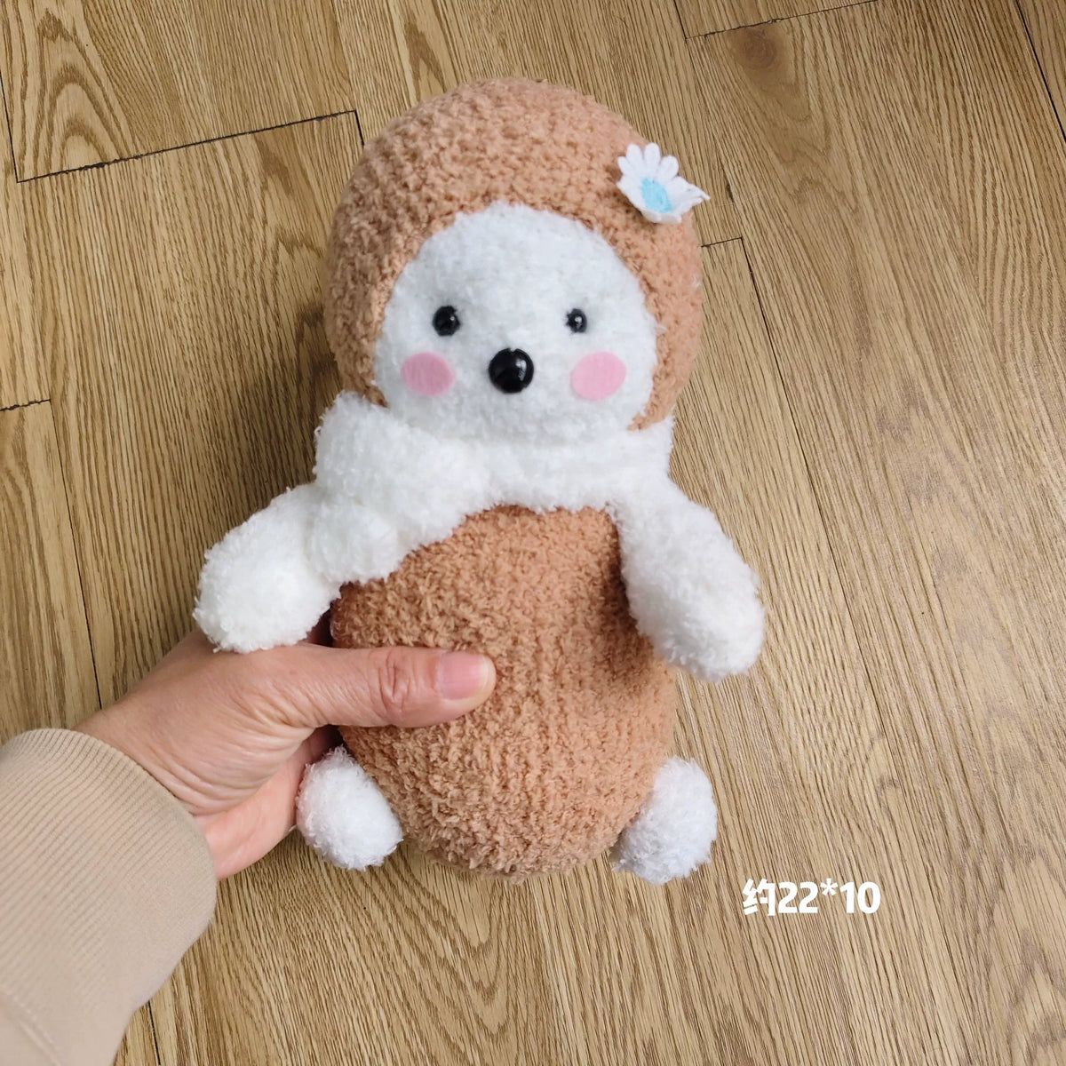 Poupée en peluche artisanale en chenille