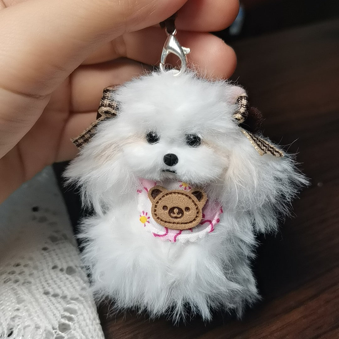 Llavero de perro de peluche blanco hecho a mano