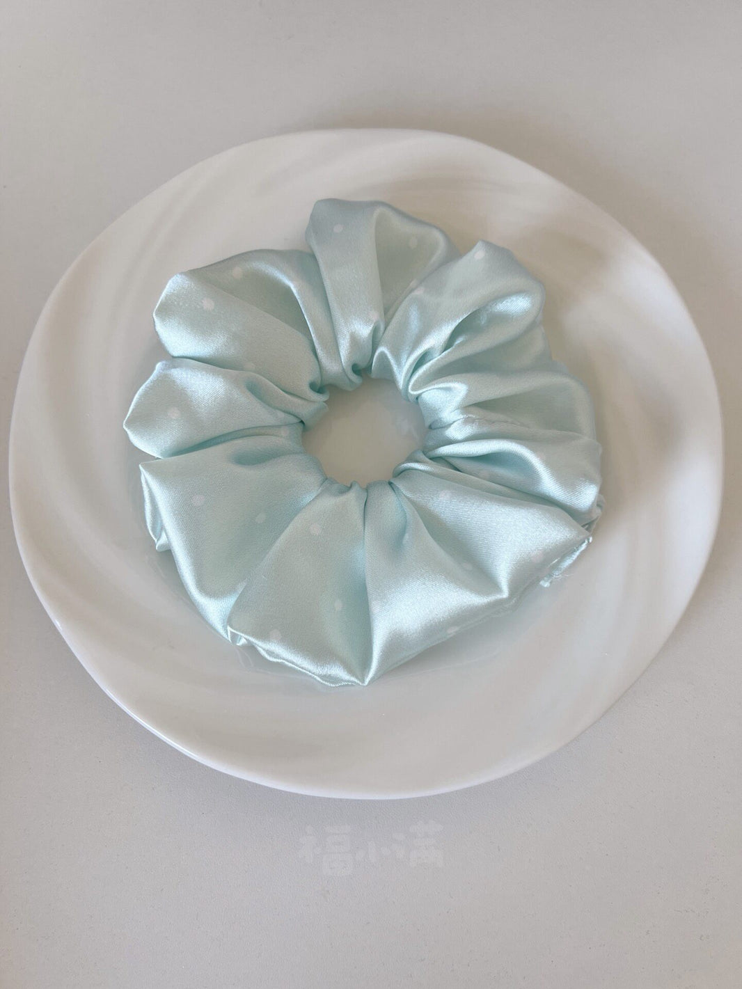 1057251926100 - Image 1