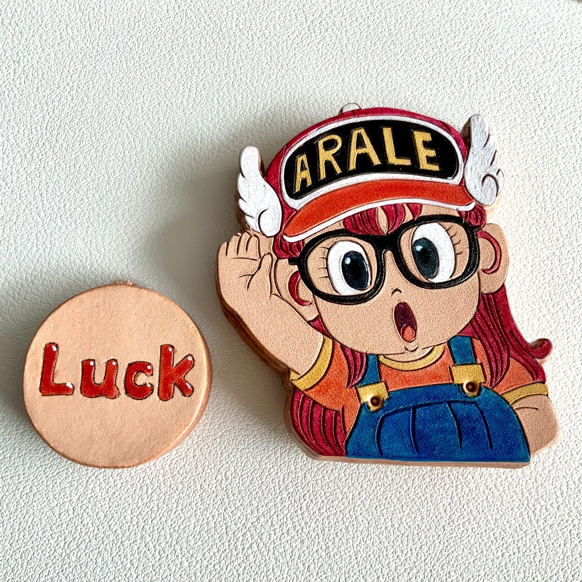 ARALE Magnetic Leather Needle Holder Set with Luck and Mushroom Charms