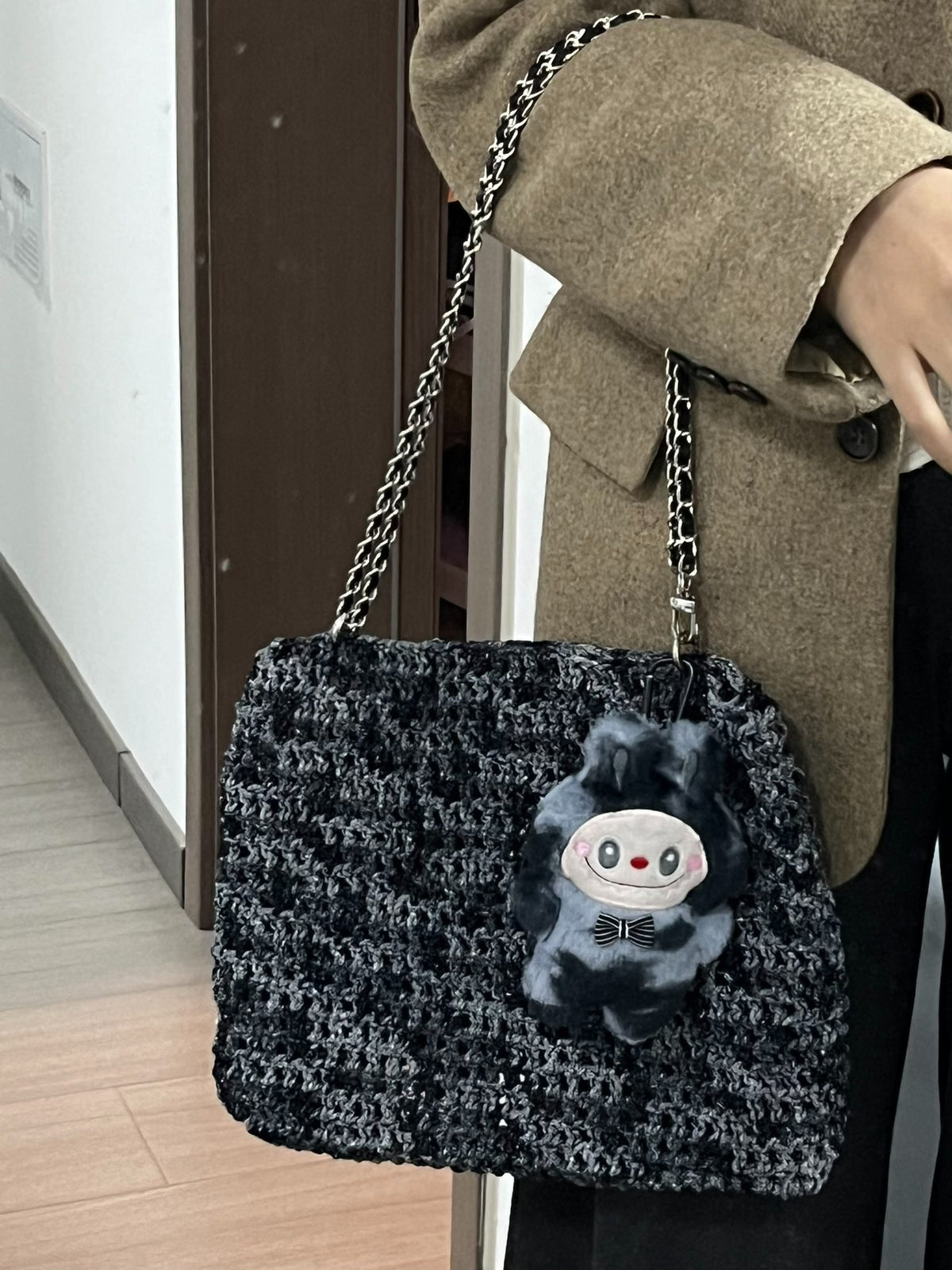 ブラック×ホワイト チェーンショルダーバッグ