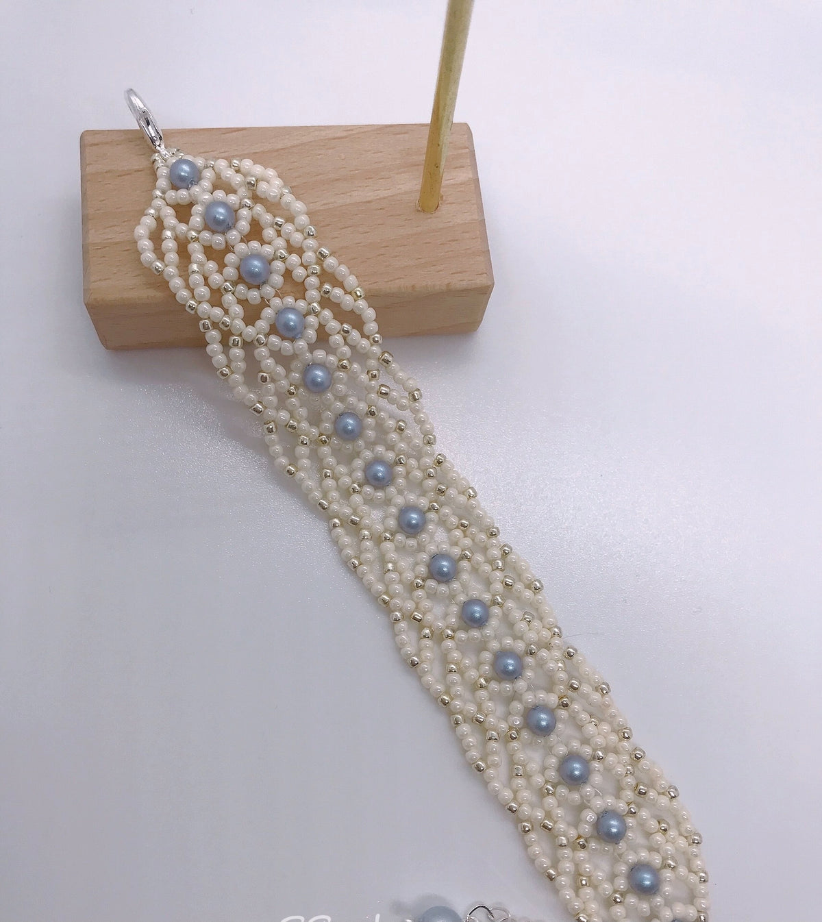 Set Collana e Bracciale Artigianale con Perline e Perle Bianche e Blu