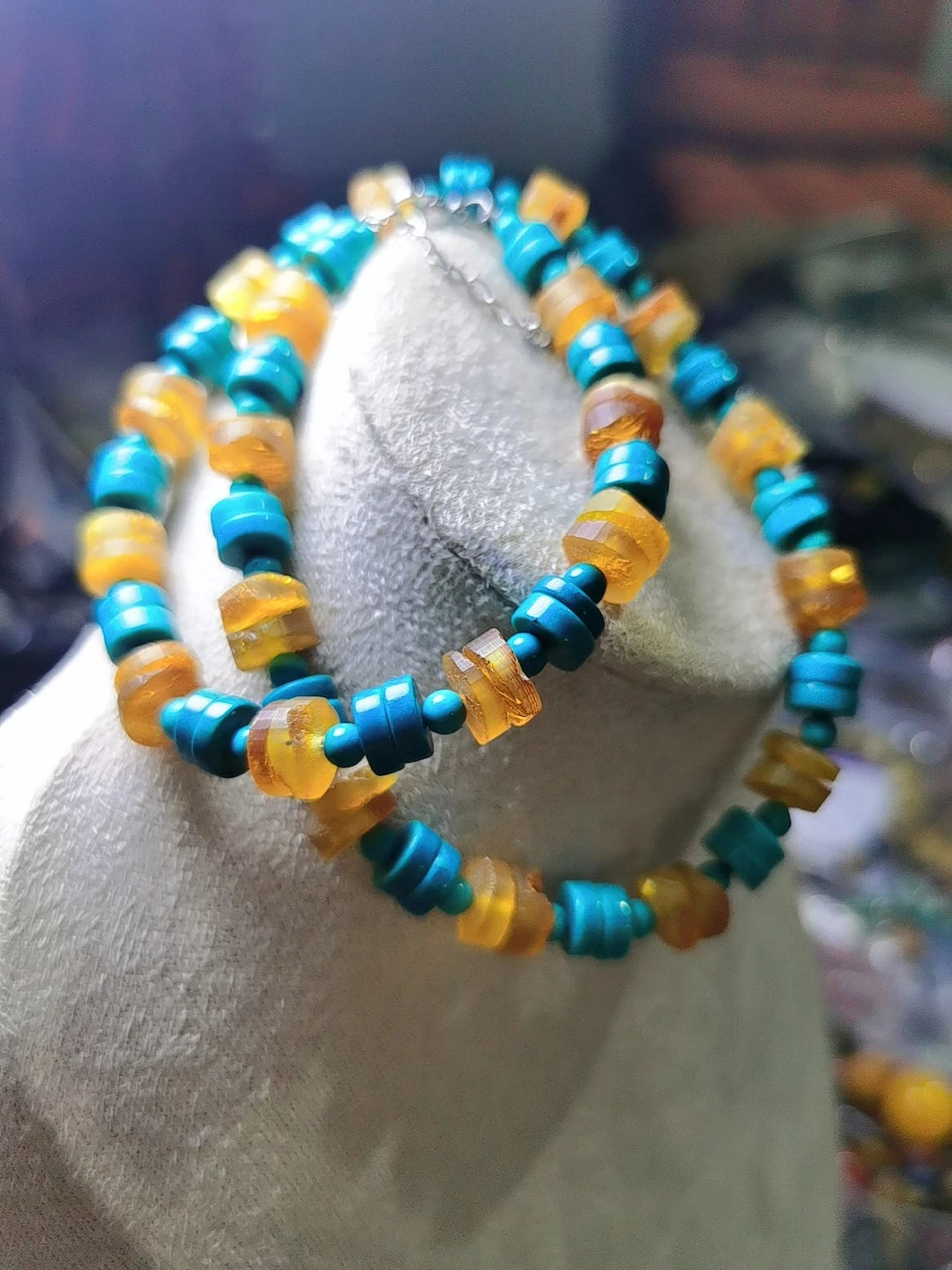 Collier de perles en turquoise et ambre