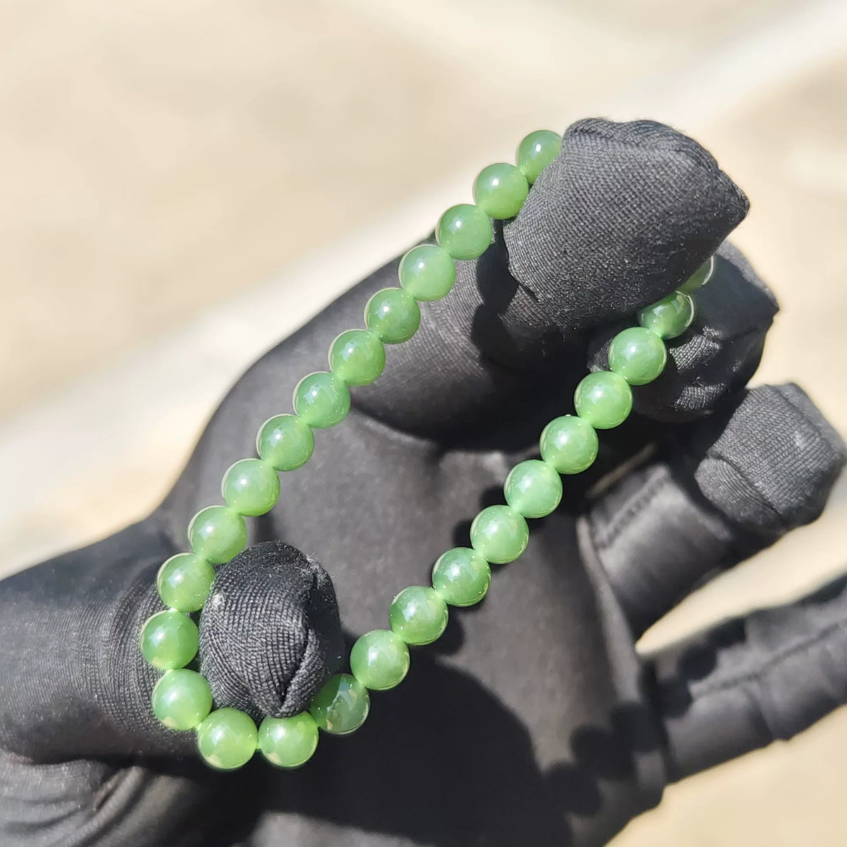 Armband i äppelgrön nefrit jade 6mm