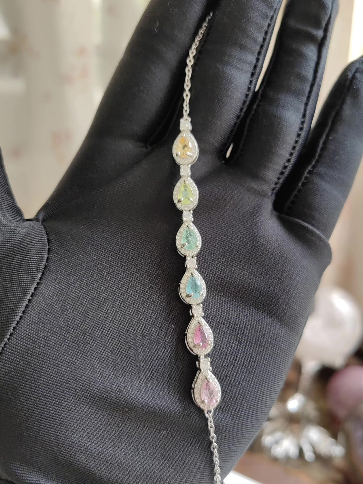 Braccialetto in argento con toursmaline a taglio a pera