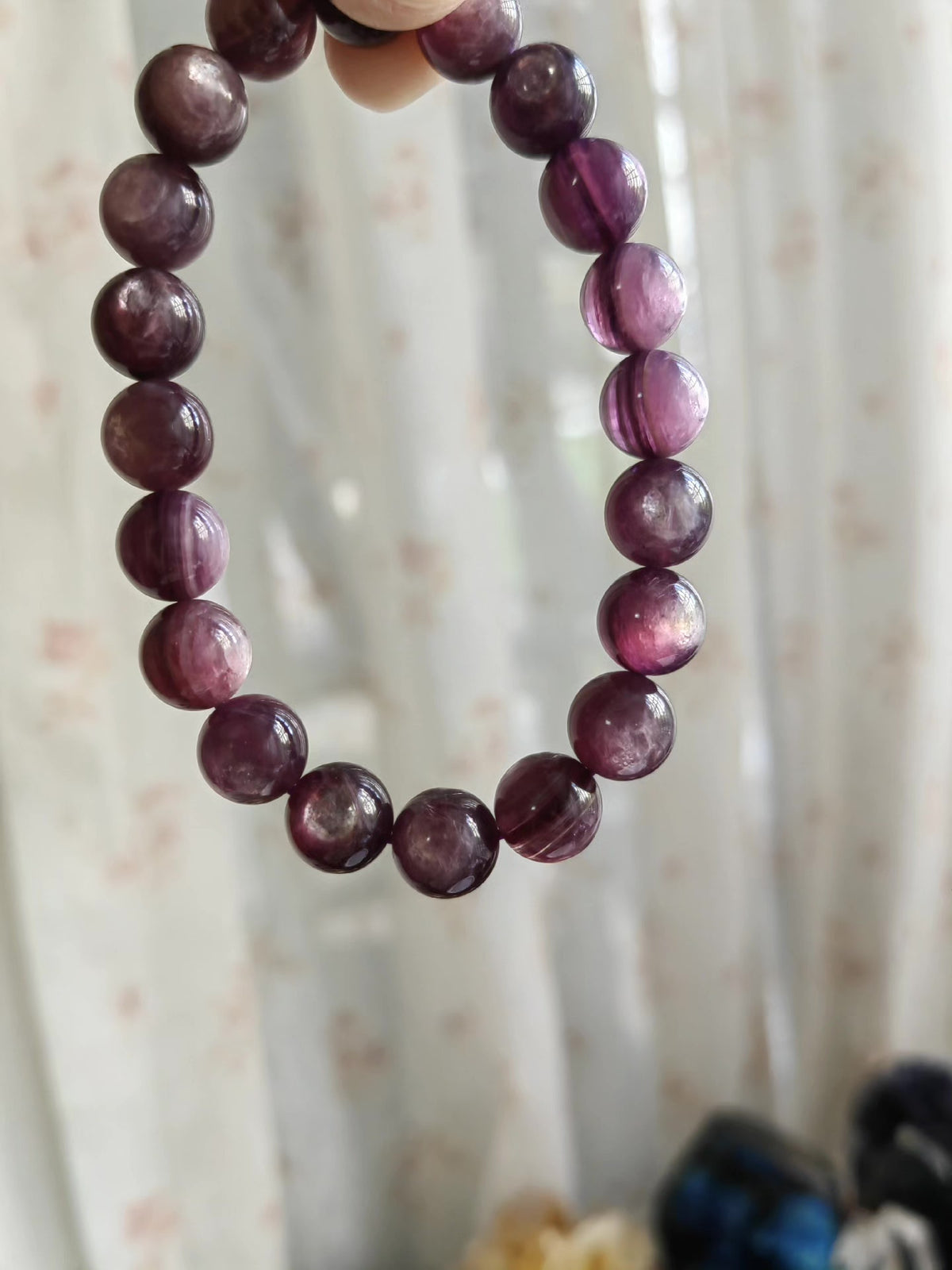 Lila Großmutterkrist 10,5 mm Perlenarmband