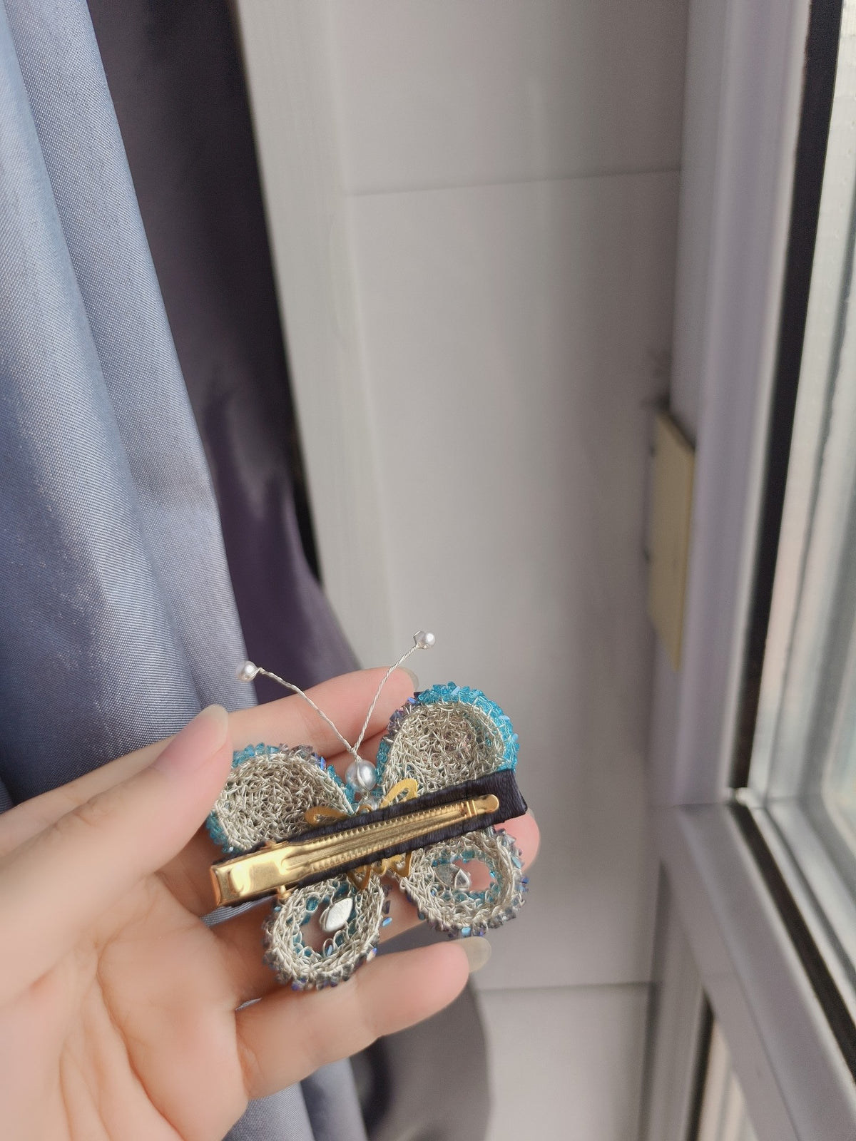 Butterfly Hair Clip Iridescent Gradient Blue