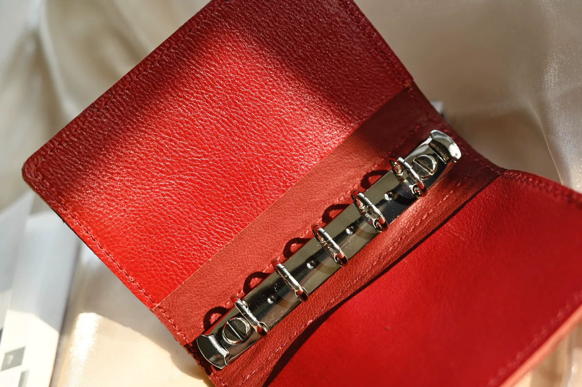 Fichário de Couro Vermelho com Seis Anéis
