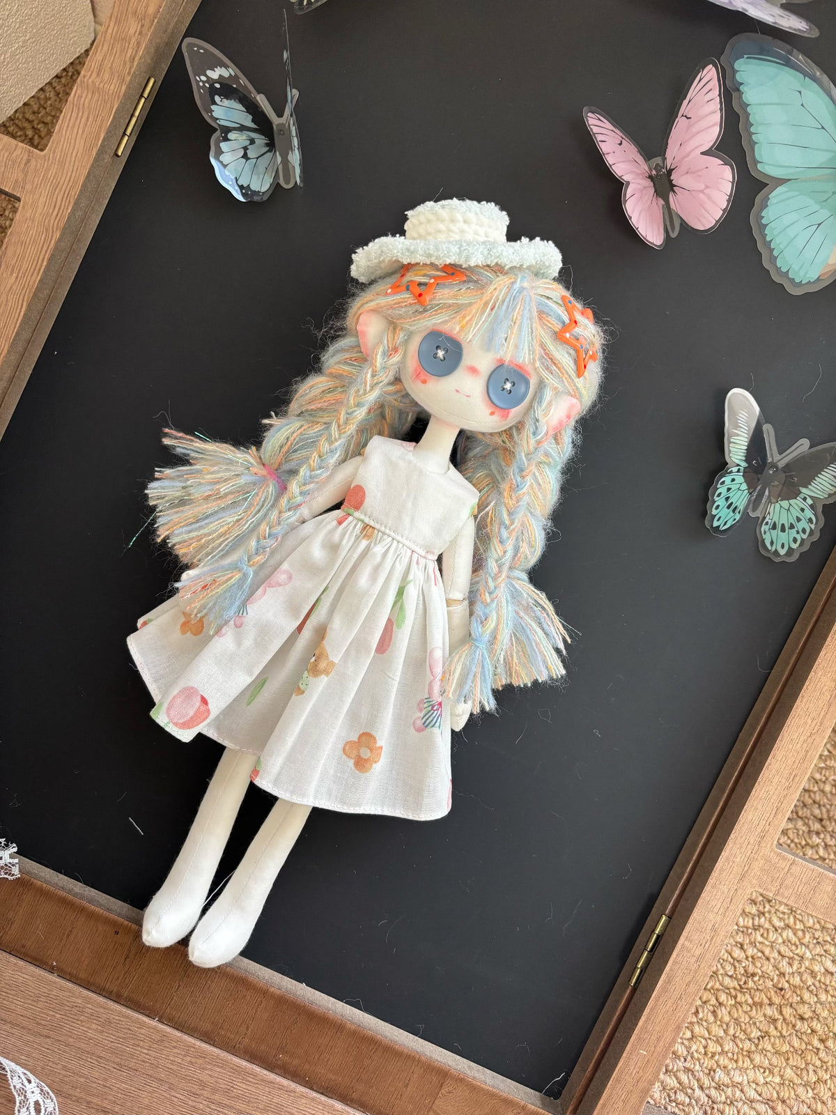 ハンドメイド ボタンアイ アートドール