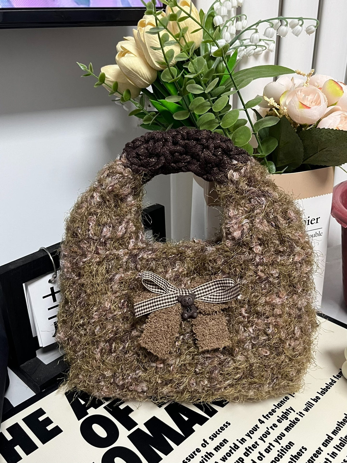 Braune Häkel-Hobo-Handtasche mit Schleife
