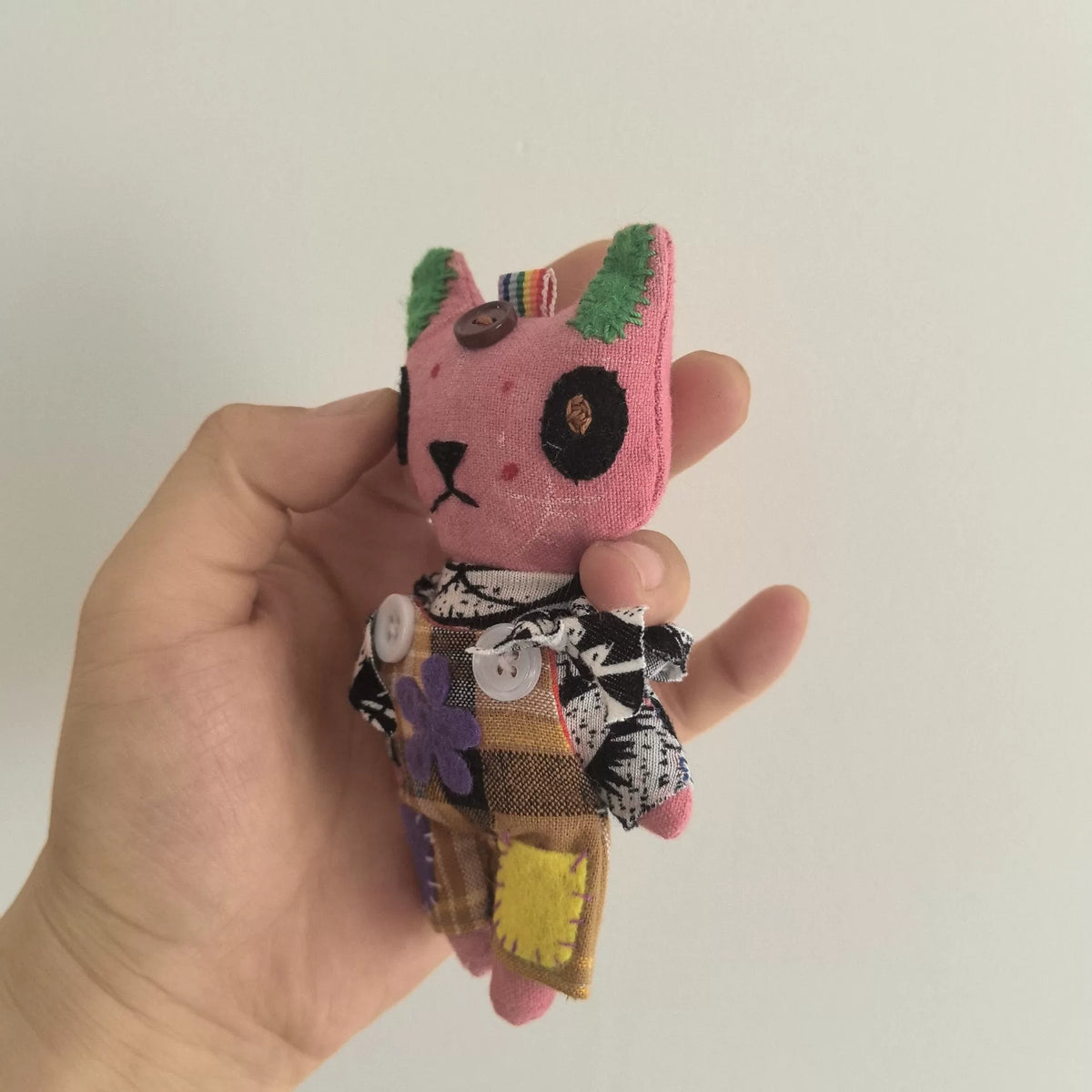 ハンドメイド 綿麻のファブリックドール