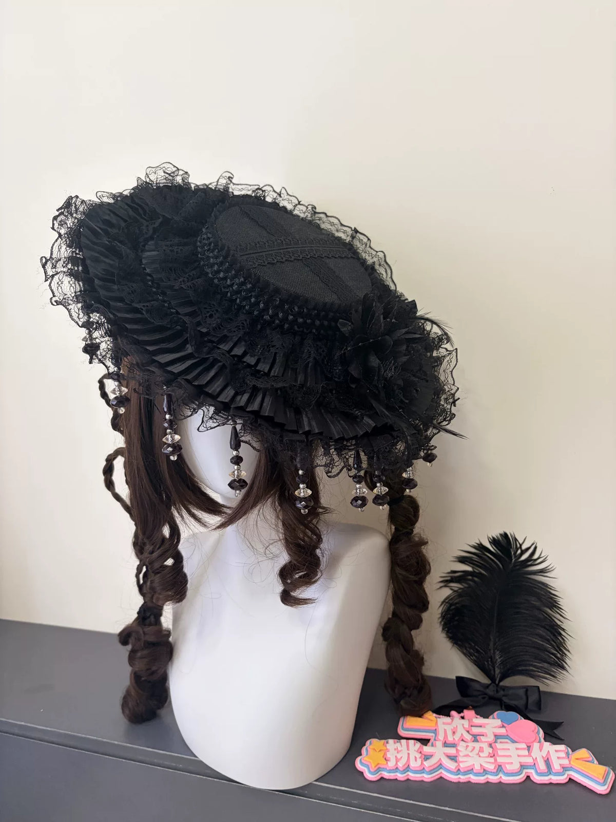 Gothic Lolita platt hatt med strutsfjäder