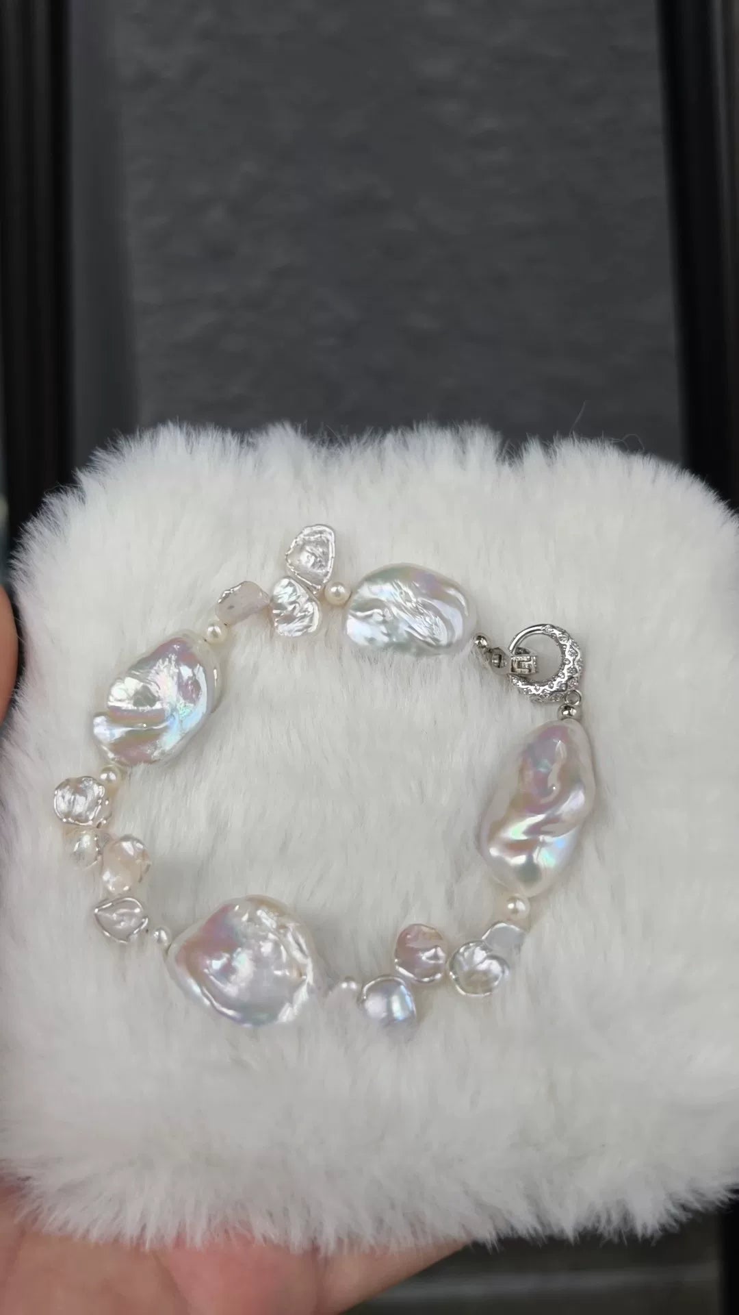 Bracelet aux perles barroques d'eau douce avec fermoir argenté