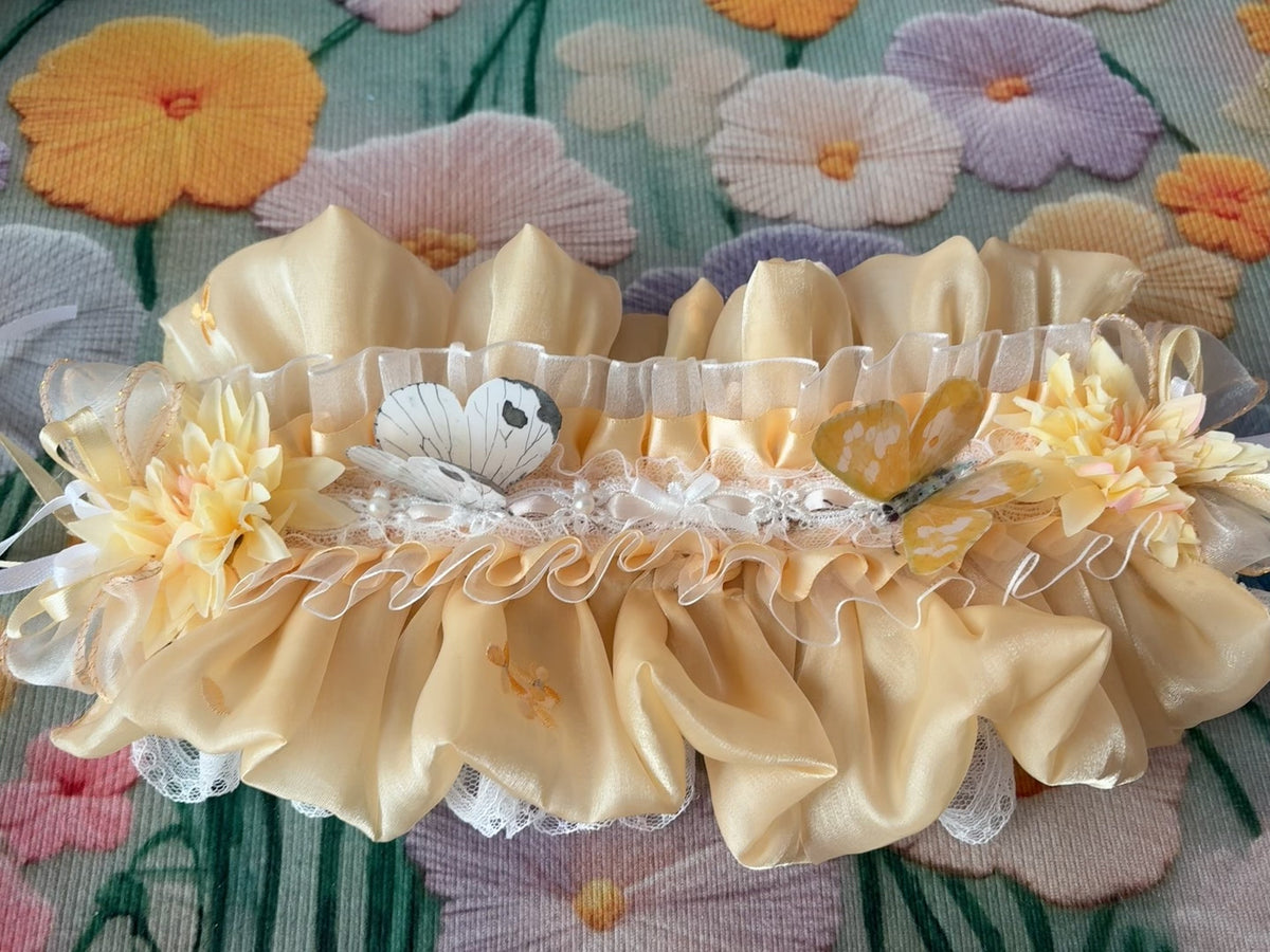 Gul satin Lolita handgjord