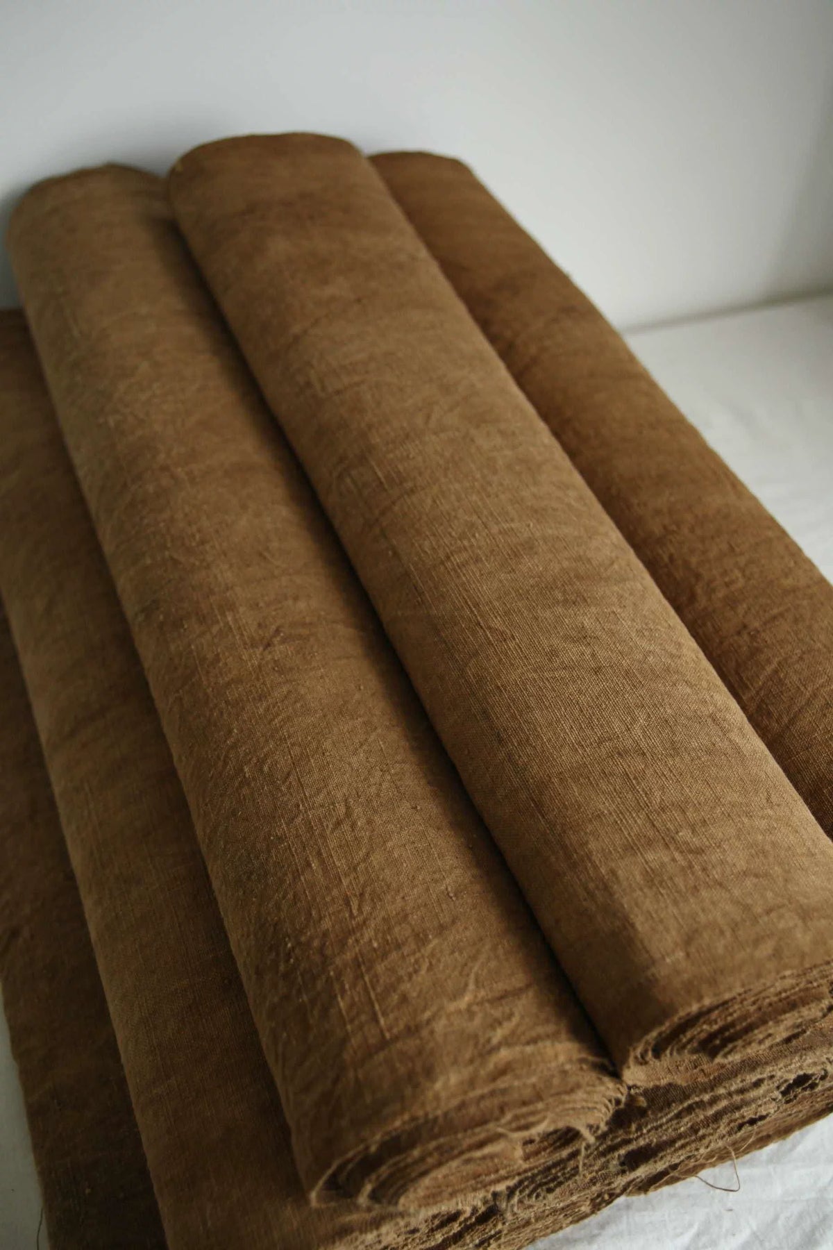 Tissu de coton tissé à la main teinture végétale ocre