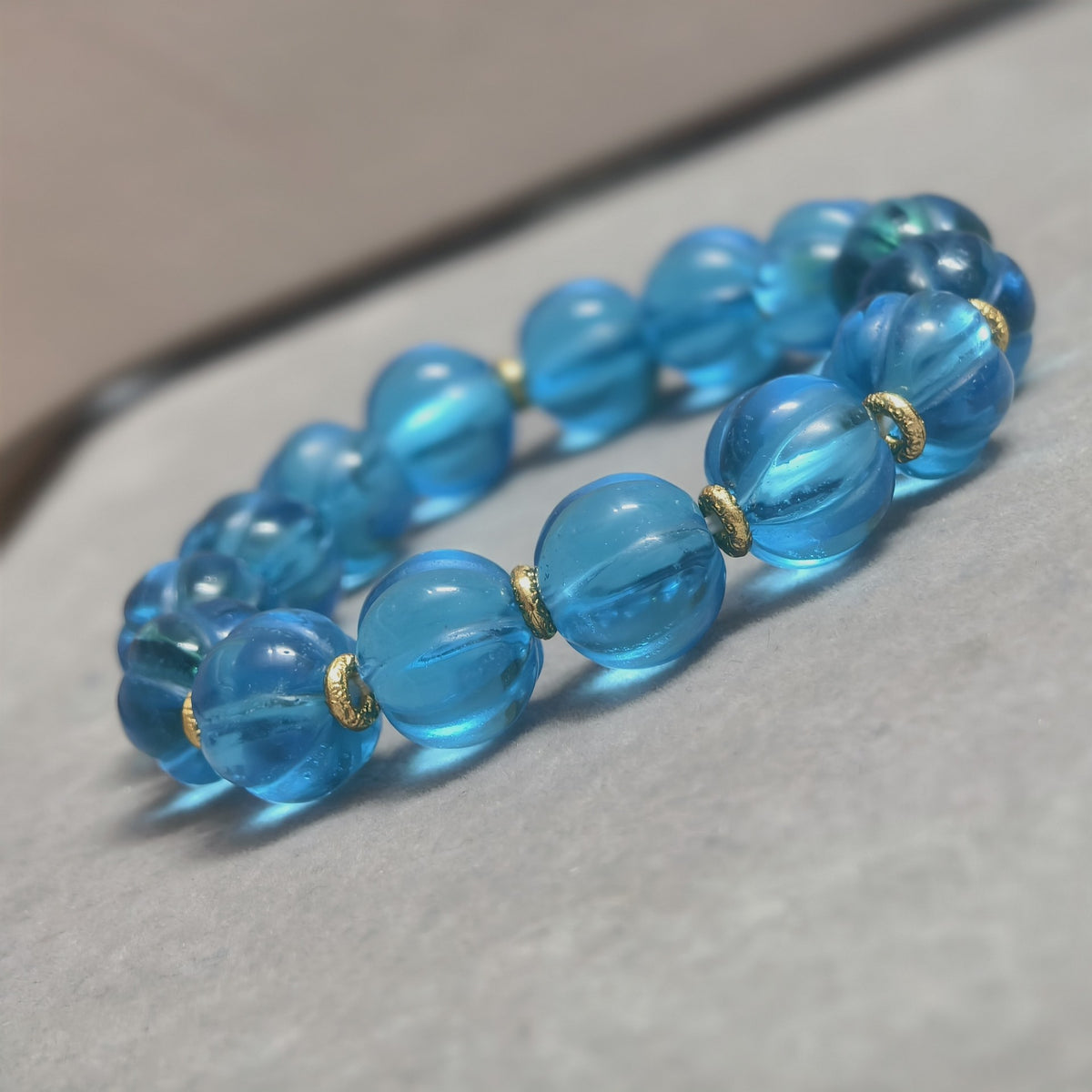Natürliches Aquamarin-Perlenarmband Seeblau