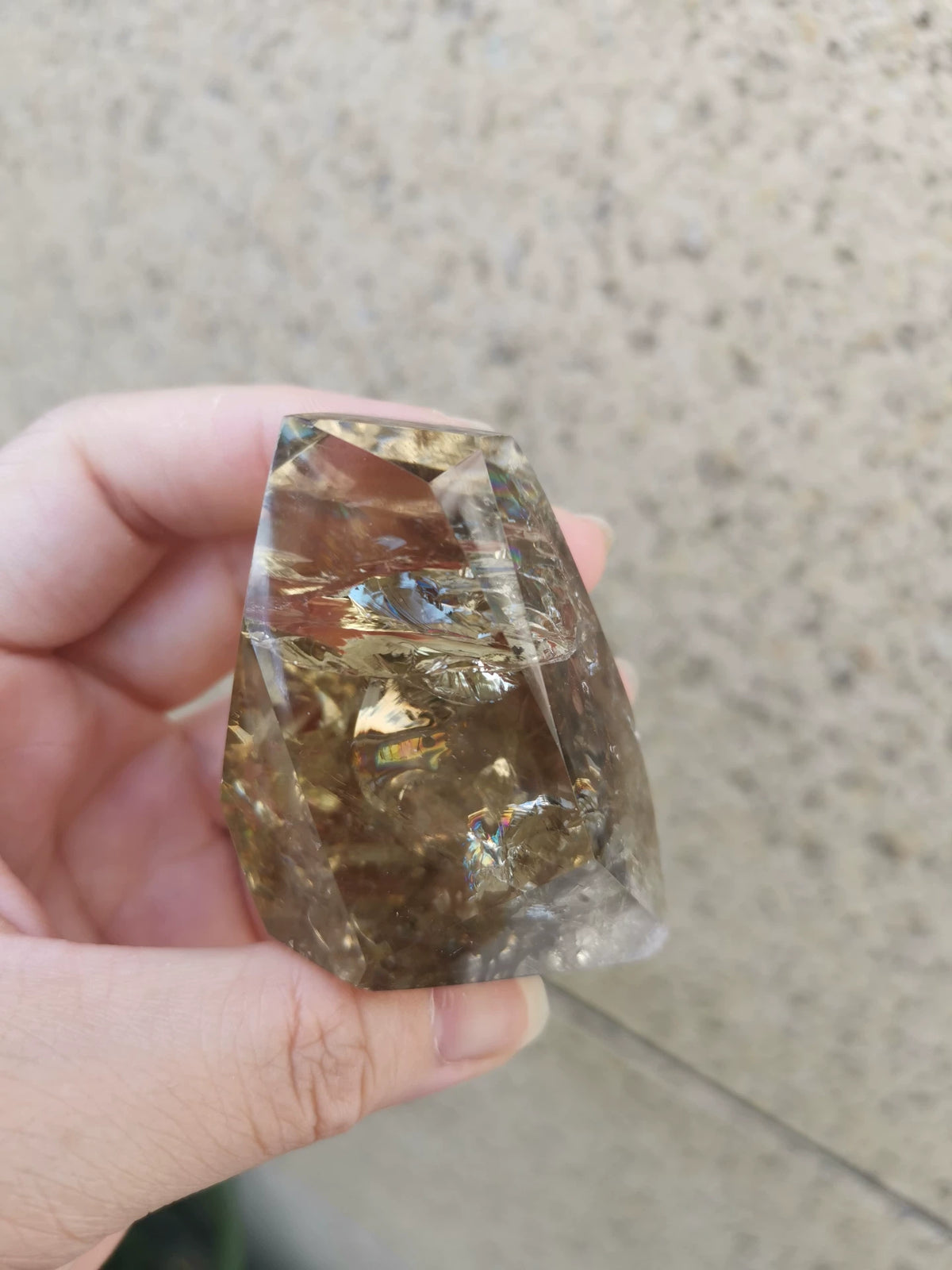 Vrije Citrine Kristal met Rainbow Flash 158.77g