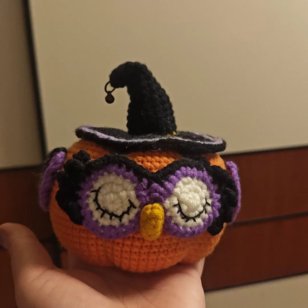 Pendentif Halloween au crochet chouette citrouille