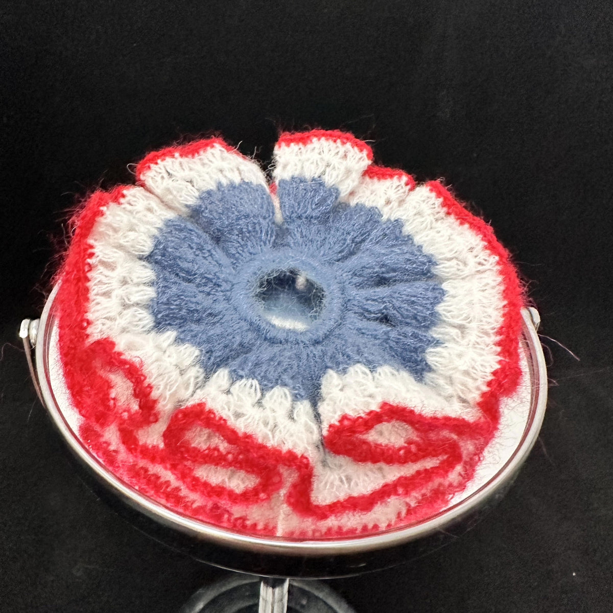 Elástico de Cabelo em Croché à Mão Azul Branco e Vermelho