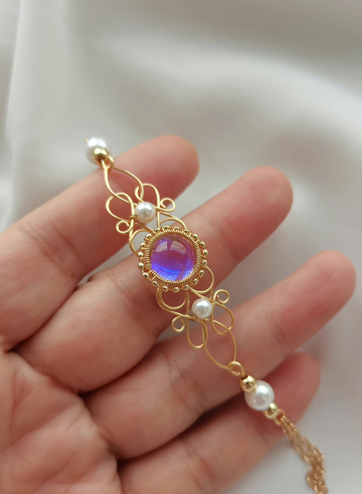 Iridescent Glass Ruyi Wire Bracelet