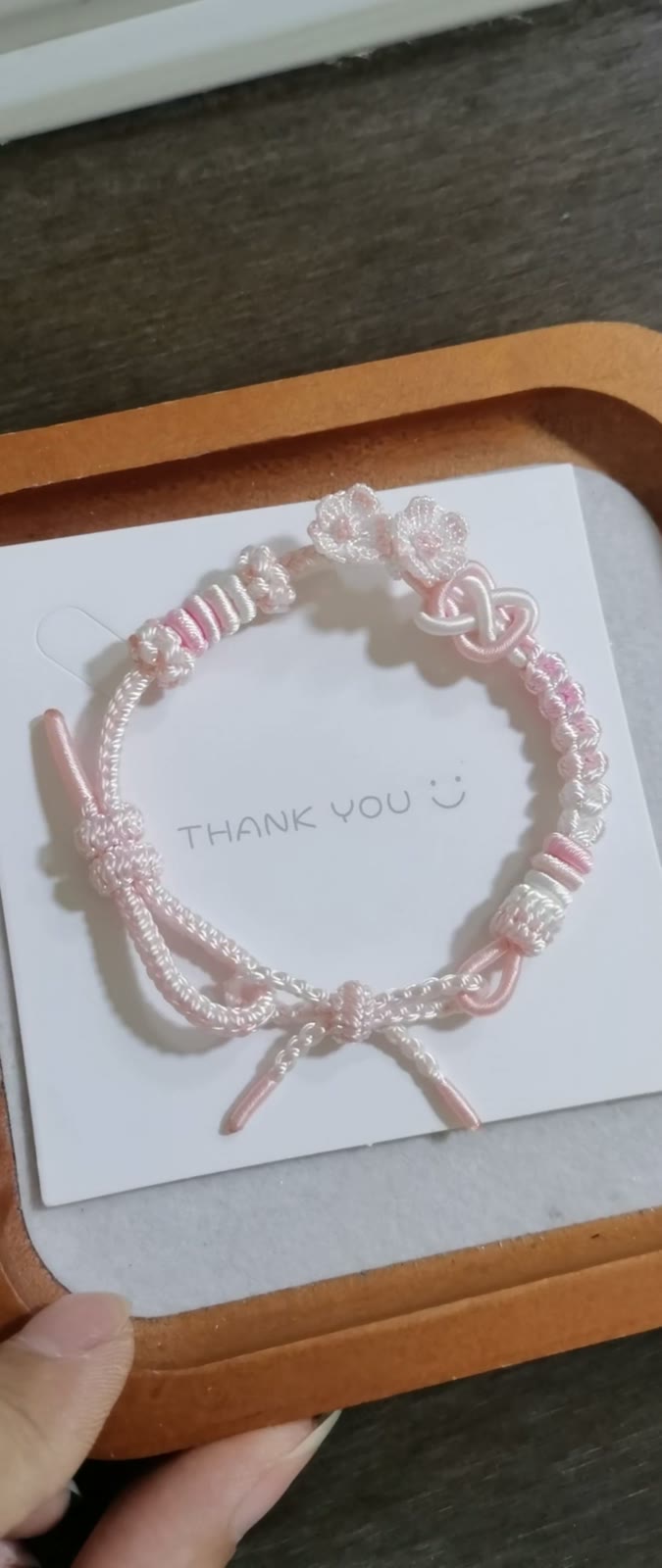 ハンドメイド 編み込み ピンク ホワイト グラデーション ブレスレット