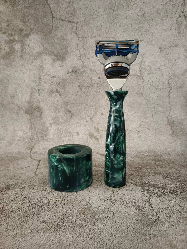 Rakset med Gillette 5-blad och stativ i grön resin
