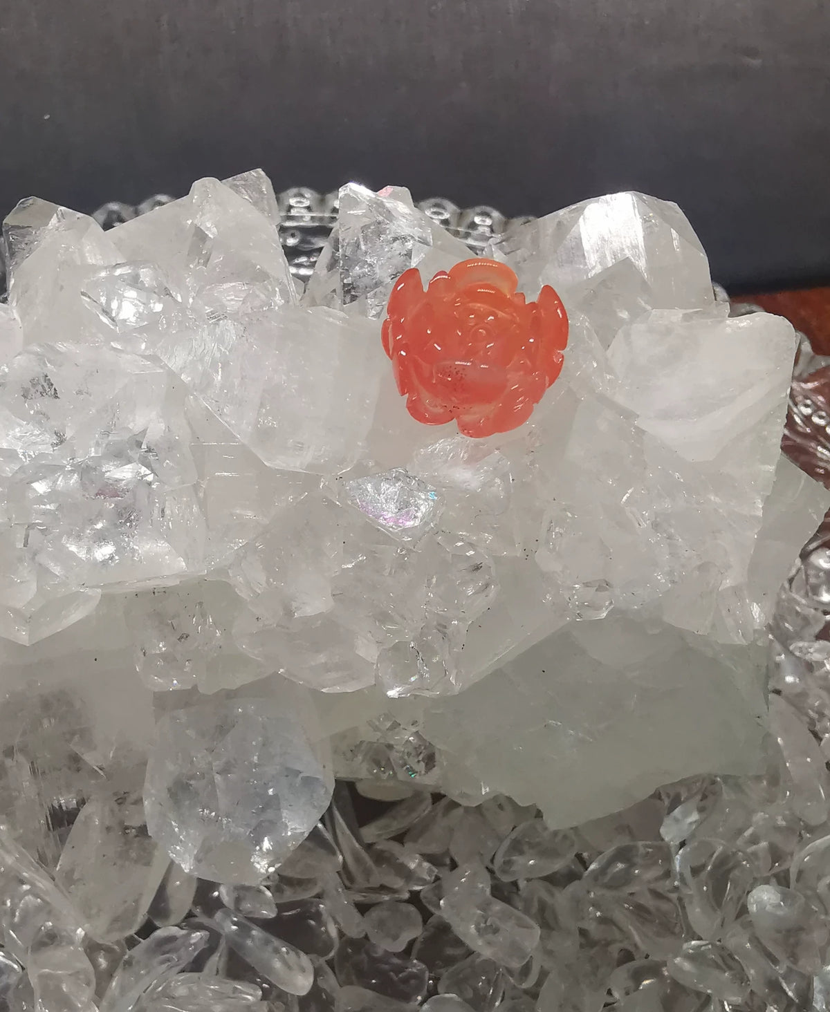 Colgante de Peonía Nan Hong Rojo Hielo con Presilla de Oro de 18K