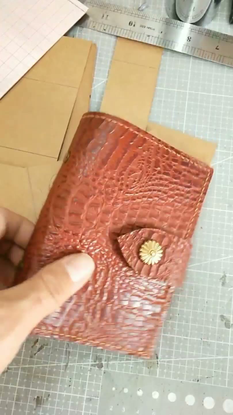 Funda para cuaderno de piel A7 con relieve de cocodrilo