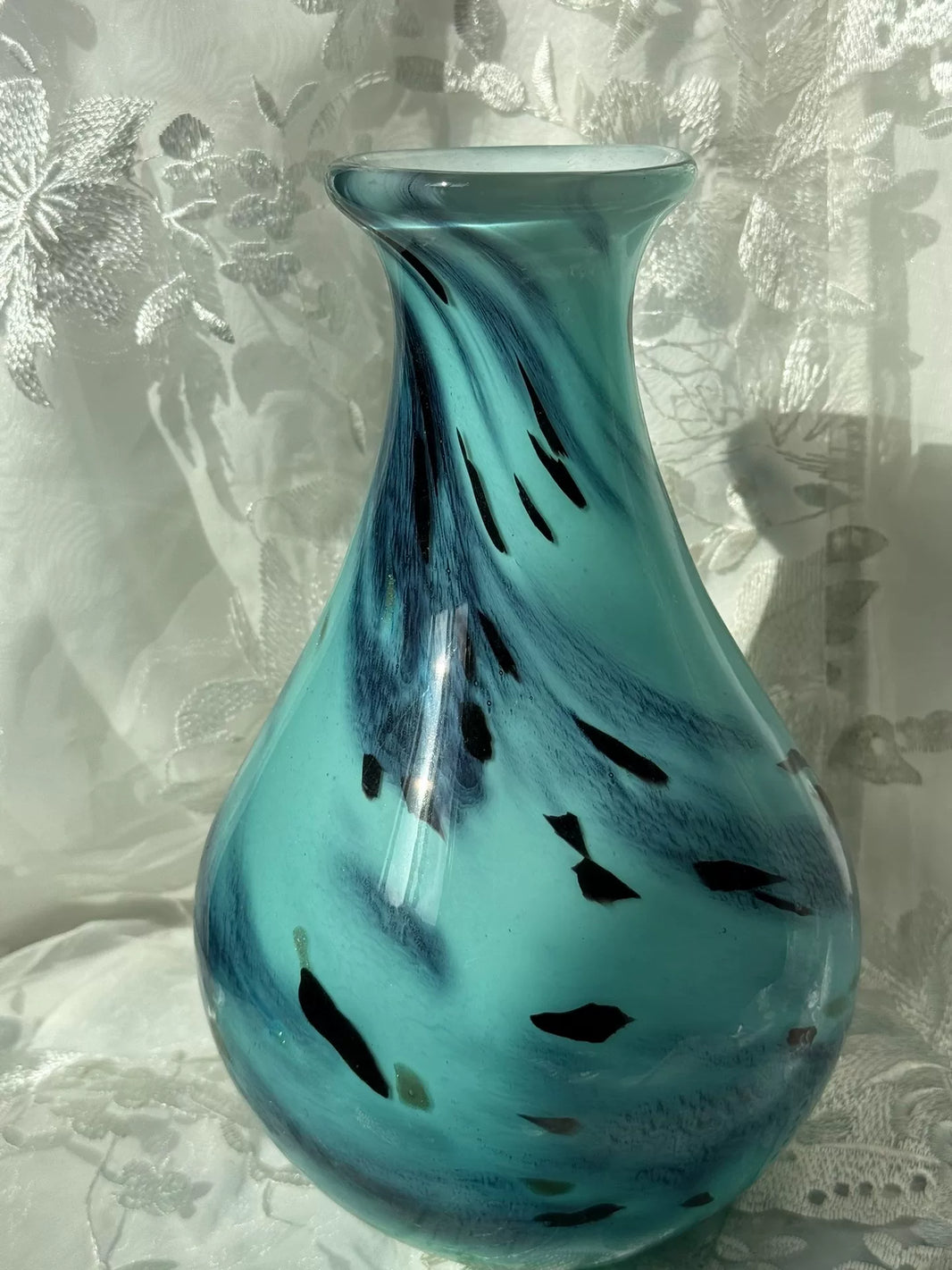 932180384094 - Image 1