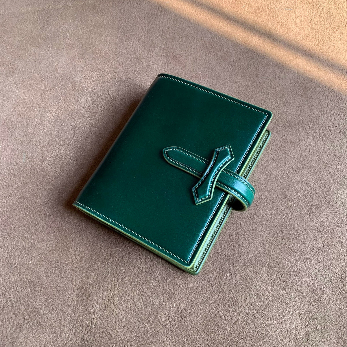 Wide Loose Leaf Notebook Cover in Green Shell Cordovan