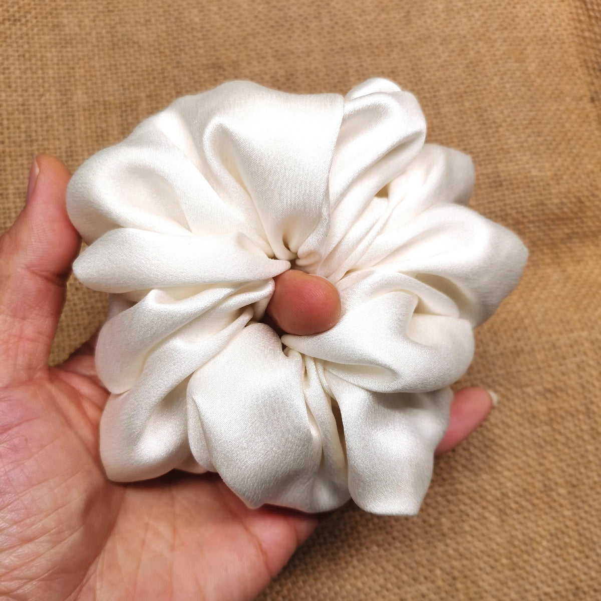 Pure Silk Cream White Scrunchie