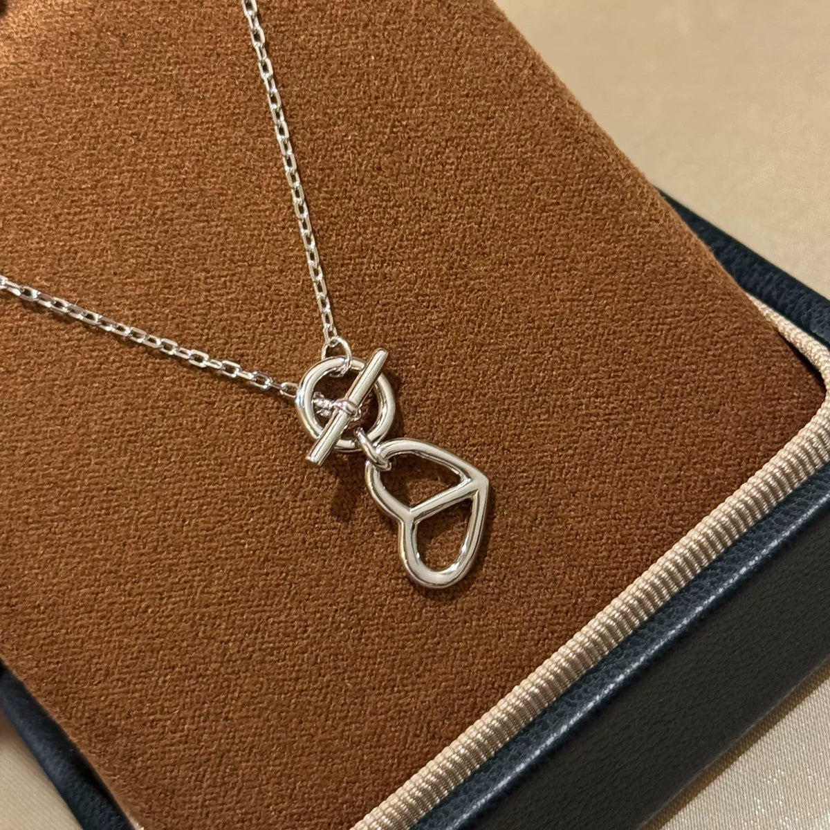 S925 Silver Openwork Heart Toggle Necklace