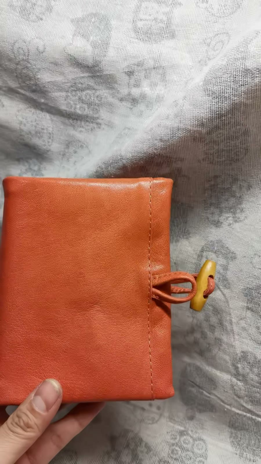 A7 planner cover van geitenleer grapefruit rood
