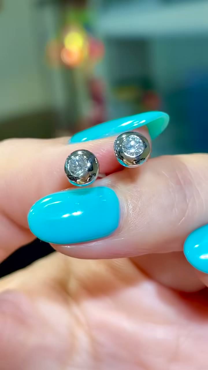 18k White Gold Bubble Eye Stud Earrings, 0.25ct Diamond
