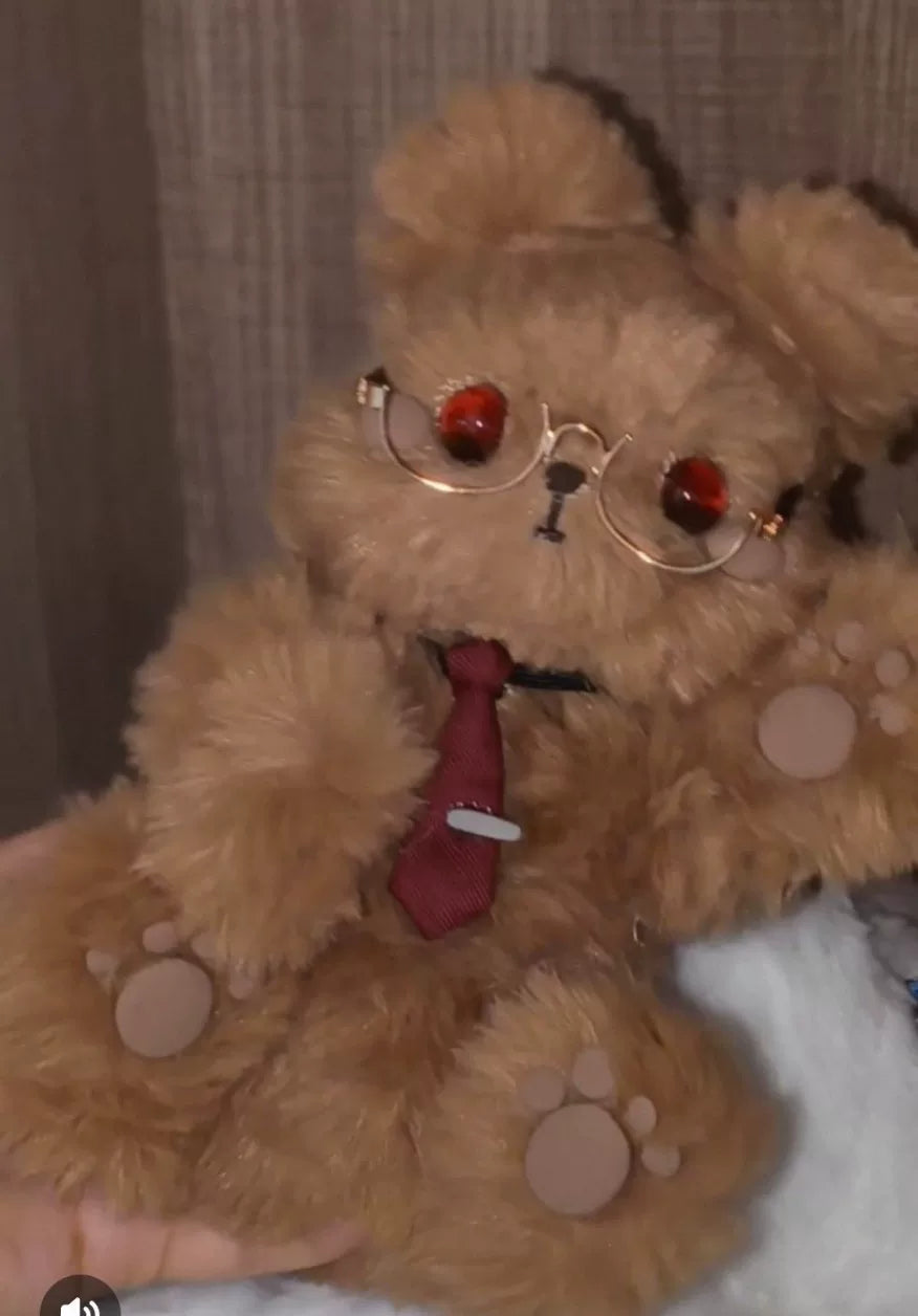 Orsetto di peluche artigianale con occhiali e cravatta