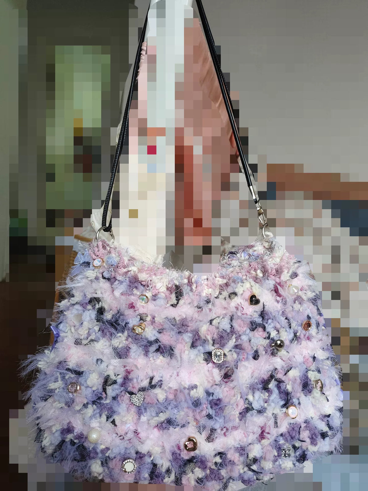 Häkel-Schultertasche aus gemischten Garnen