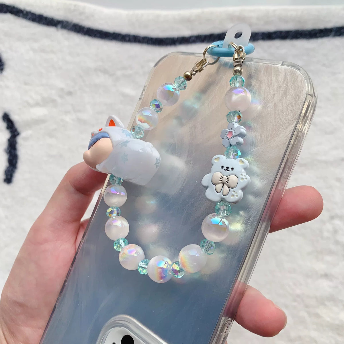 Charm per Smartphone e Borsa in Perline con Fiore di Neve e Cane