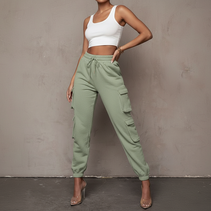 Mannequin en pantalon cargo vert sauge