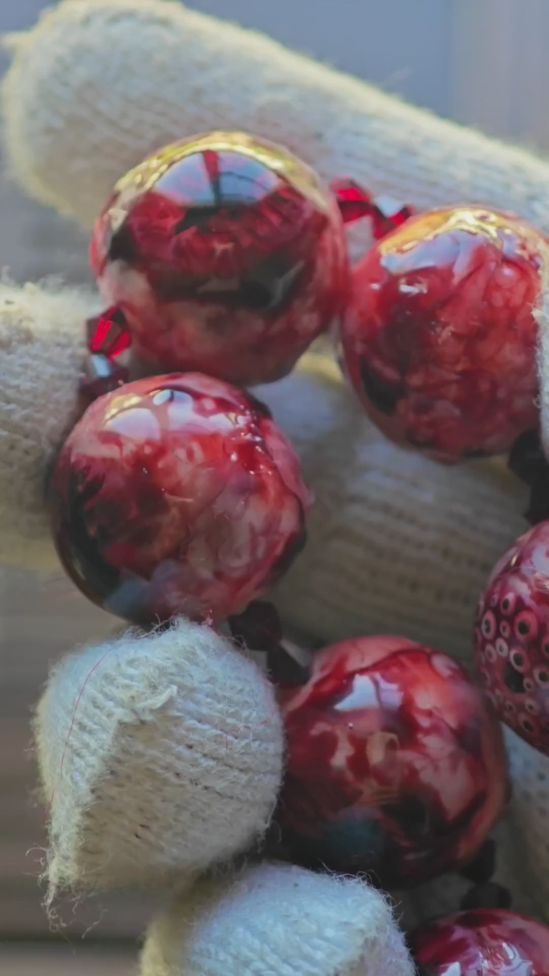 Cthulhu Multi-Pupil Eyeball Bead Bracelet - Video 1