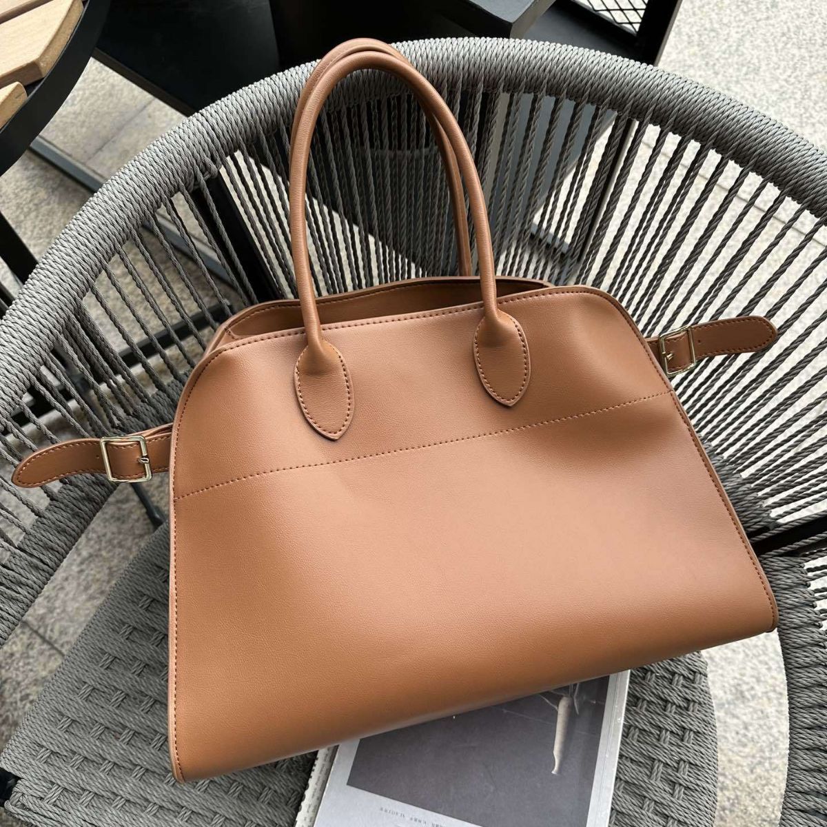 Sac Cabas Élégance Noire – Grand Format Chic et Polyvalent - QubziSac Cabas Élégance Noire – Grand Format Chic et PolyvalentQubziSac Cabas Élégance Noire – Grand Format Chic et Polyvalent